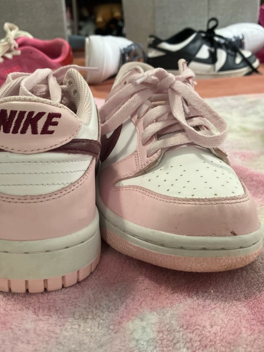 Nike Low-Top Sneakers in White and Light Pink with Maroon Logo